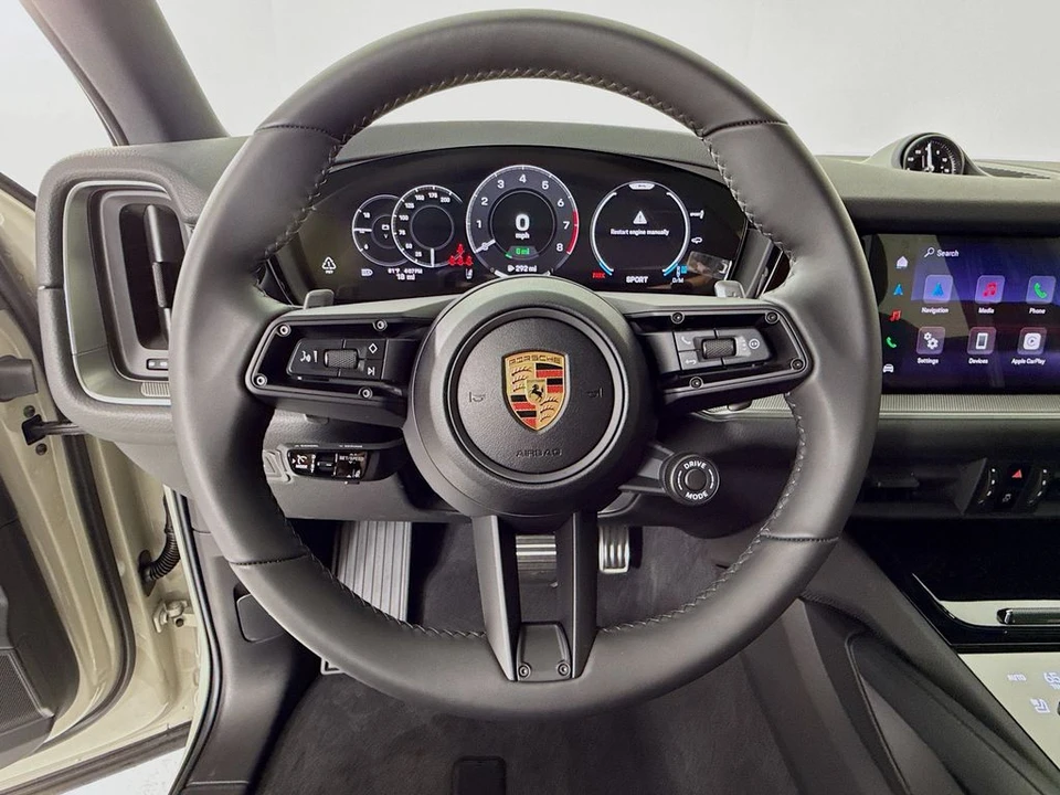 2026 Porsche 9Y0/9Y3 Cayenne - Image 17 of 31