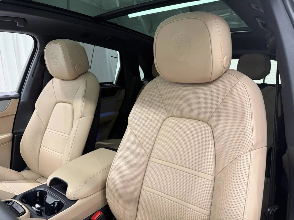 2026 Porsche Cayenne - Image 5 of 5