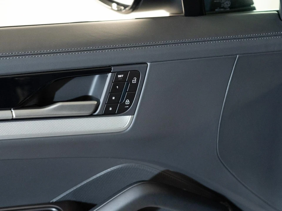 2026 Porsche 9Y0/9Y3 Cayenne - Image 17 of 30
