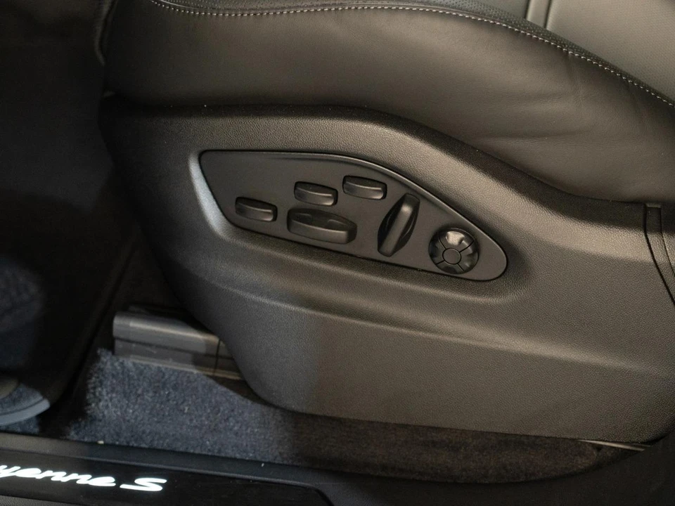 2026 Porsche 9Y0/9Y3 Cayenne - Image 13 of 30