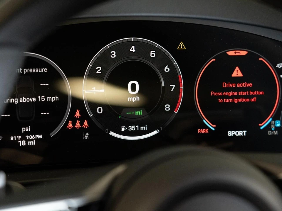 2026 Porsche 9Y0/9Y3 Cayenne - Image 19 of 30