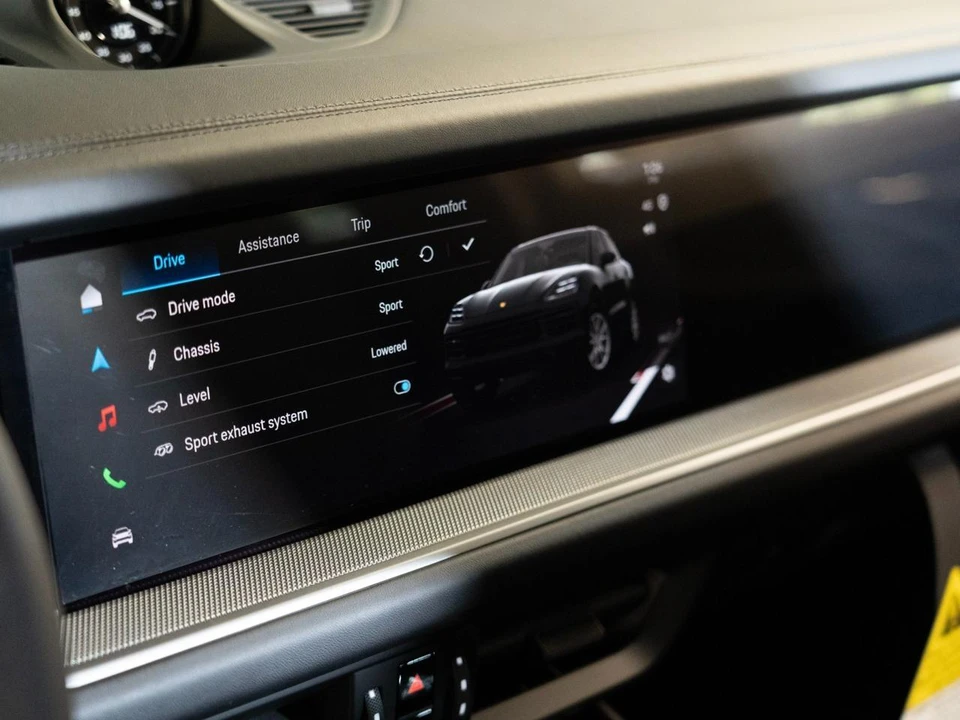 2026 Porsche 9Y0/9Y3 Cayenne - Image 21 of 30