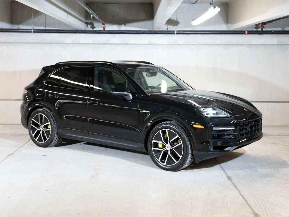 2026 Porsche 9Y0/9Y3 Cayenne - Image 7 of 30