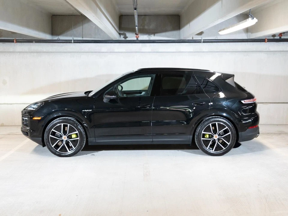 2026 Porsche 9Y0/9Y3 Cayenne - Image 2 of 30