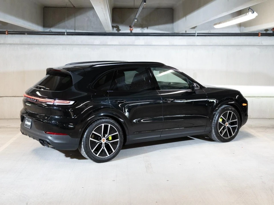 2026 Porsche 9Y0/9Y3 Cayenne - Image 9 of 30
