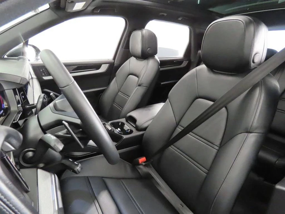 2026 Porsche Cayenne - Image 5 of 5