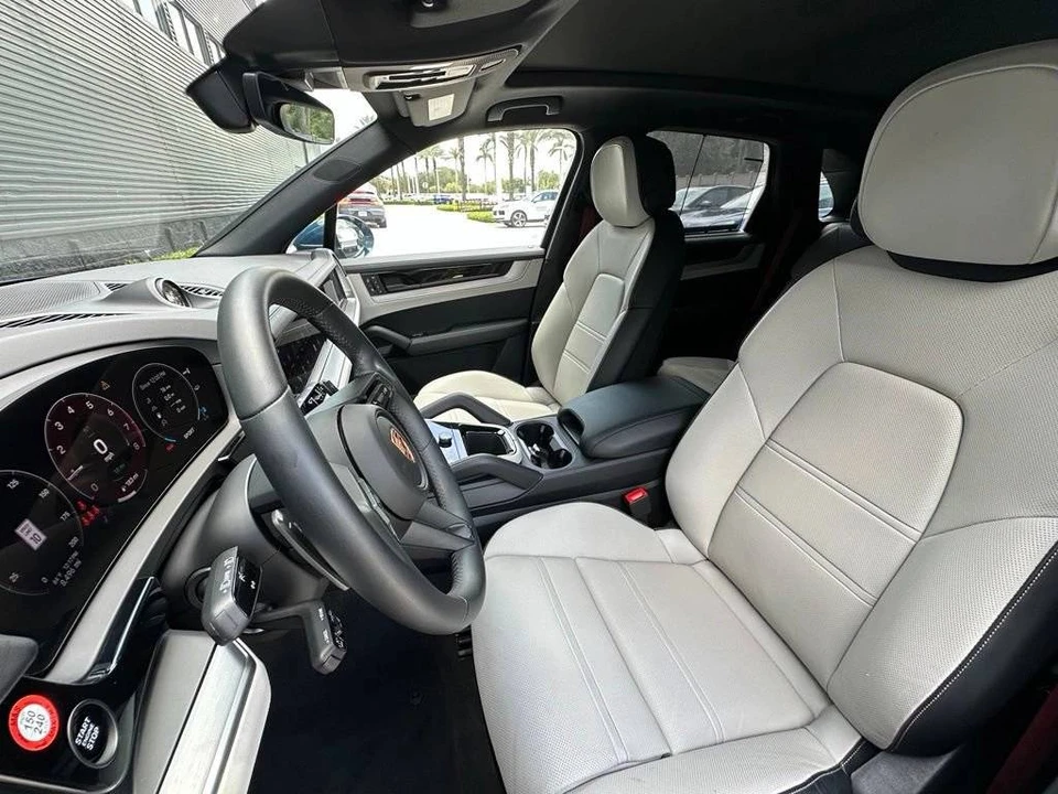 2026 Porsche 9Y0/9Y3 Cayenne - Image 5 of 5