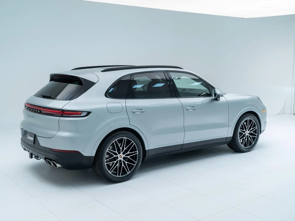 2026 Porsche 9Y0/9Y3 Cayenne S - Image 9 of 31