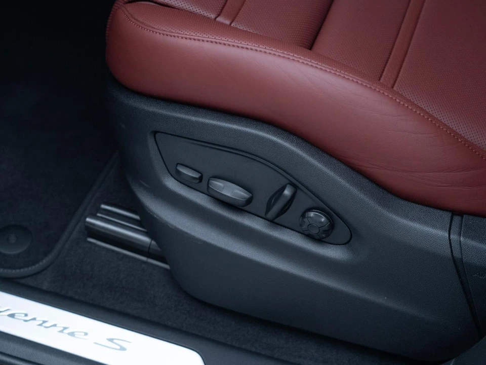 2026 Porsche 9Y0/9Y3 Cayenne S - Image 16 of 31