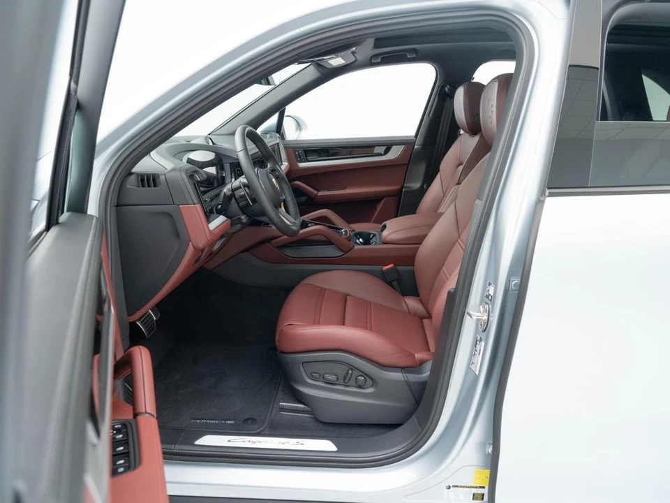 2026 Porsche 9Y0/9Y3 Cayenne S - Image 19 of 31