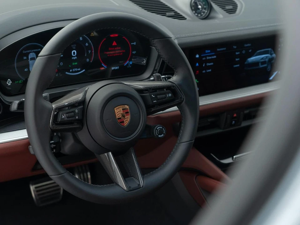 2026 Porsche 9Y0/9Y3 Cayenne S - Image 21 of 31
