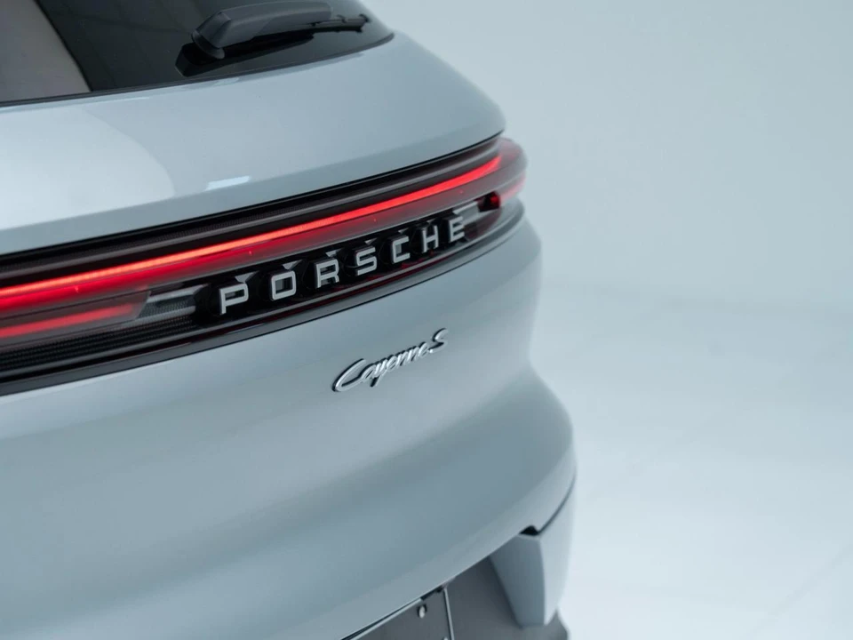 2026 Porsche 9Y0/9Y3 Cayenne S - Image 14 of 31
