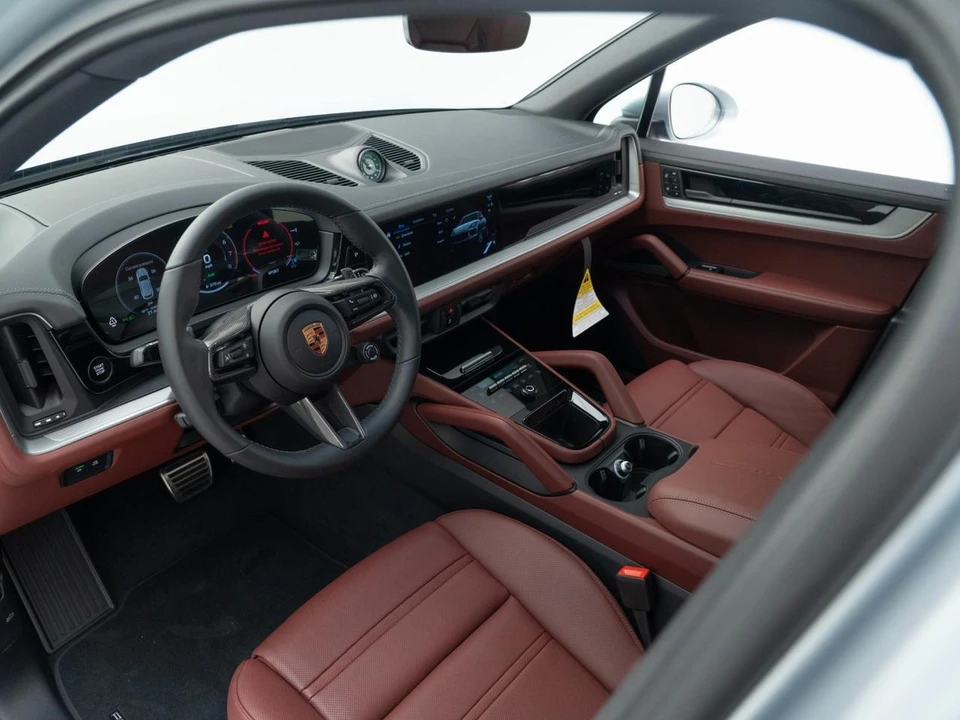 2026 Porsche 9Y0/9Y3 Cayenne S - Image 4 of 31