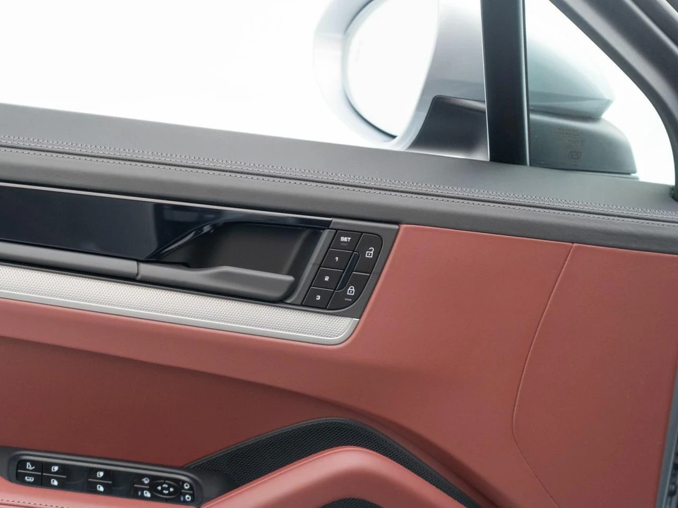 2026 Porsche 9Y0/9Y3 Cayenne S - Image 23 of 31