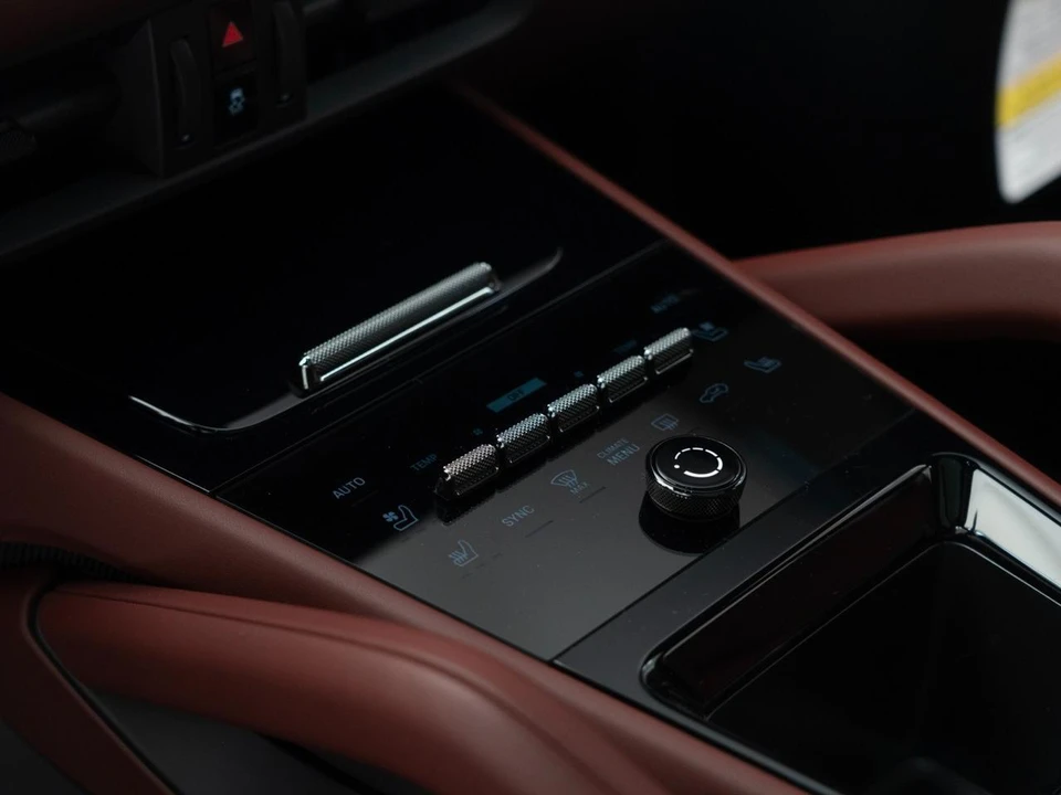 2026 Porsche 9Y0/9Y3 Cayenne S - Image 28 of 31