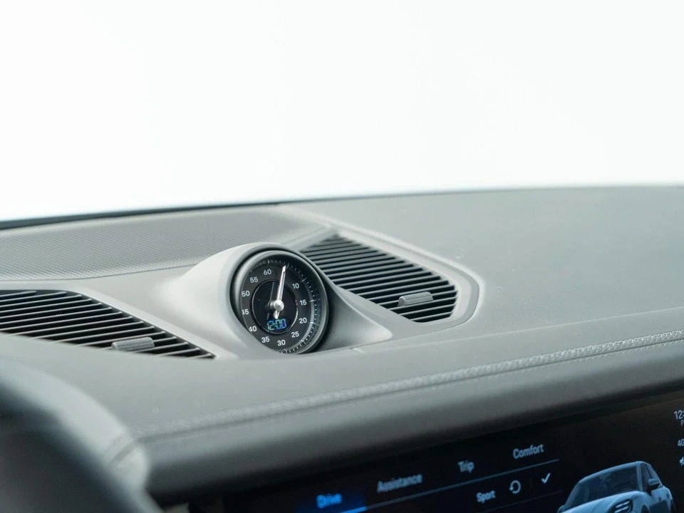2026 Porsche 9Y0/9Y3 Cayenne S - Image 26 of 31