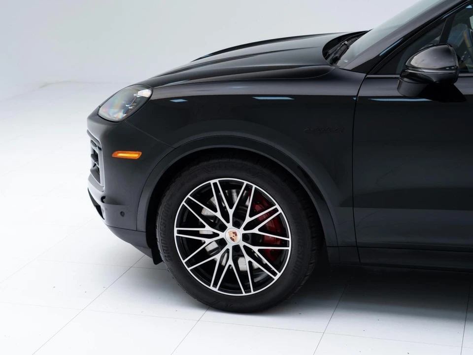 2026 Porsche 9Y0/9Y3 Cayenne S - Image 12 of 31
