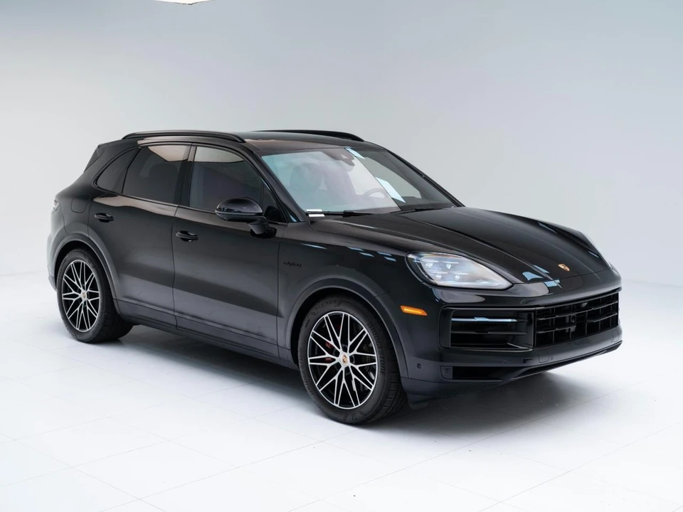 2026 Porsche 9Y0/9Y3 Cayenne S - Image 8 of 31