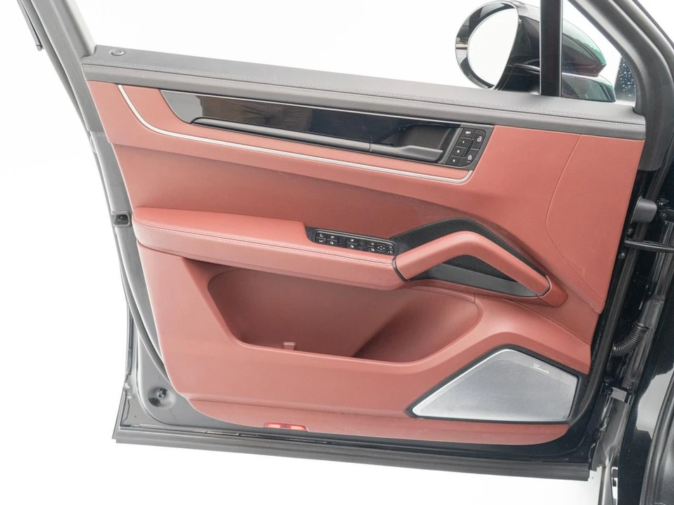 2026 Porsche 9Y0/9Y3 Cayenne S - Image 21 of 31