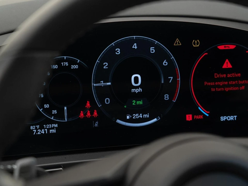 2026 Porsche 9Y0/9Y3 Cayenne S - Image 24 of 31