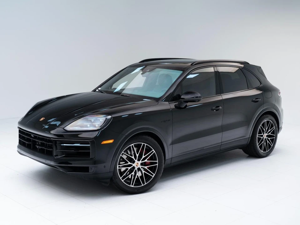 2026 Porsche 9Y0/9Y3 Cayenne S - Image 2 of 31