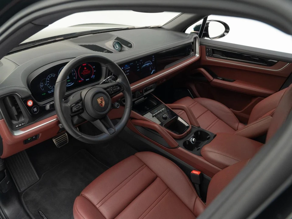 2026 Porsche 9Y0/9Y3 Cayenne S - Image 5 of 31
