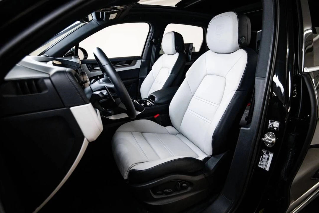 2026 Porsche Cayenne - Image 5 of 5