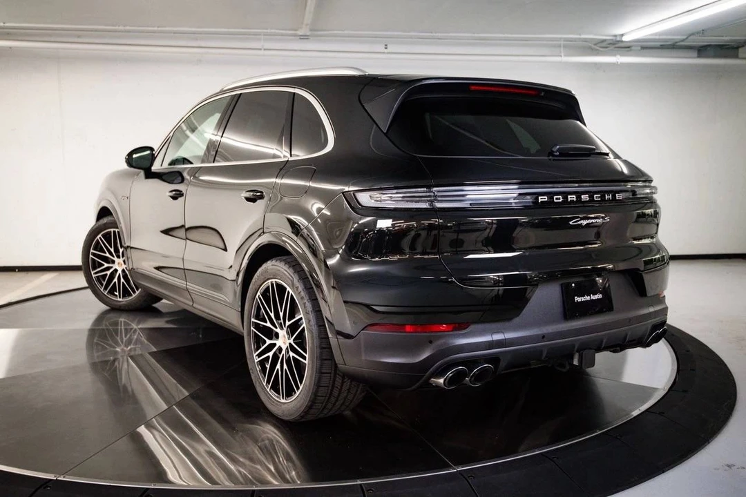 2026 Porsche Cayenne - Image 3 of 5