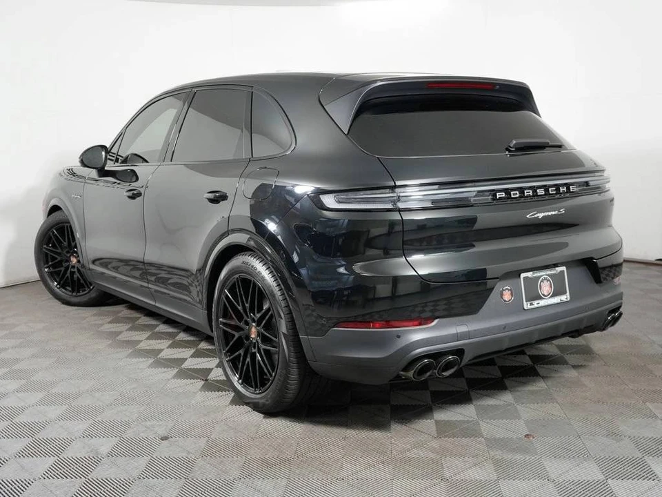 2026 Porsche Cayenne - Image 3 of 5