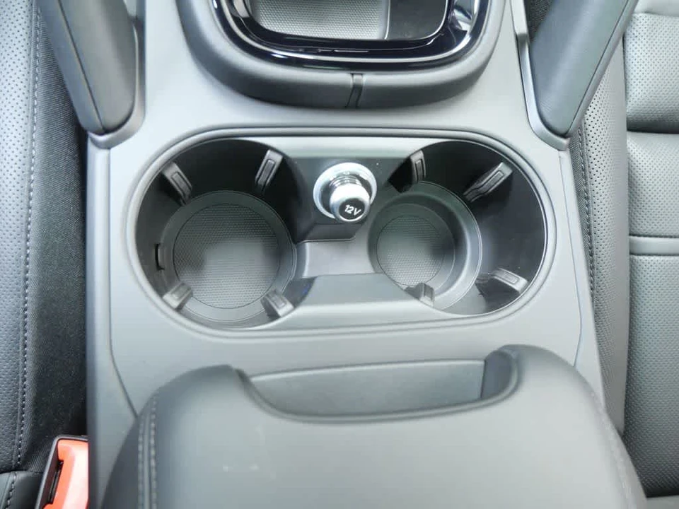 2026 Porsche Cayenne - Image 20 of 31
