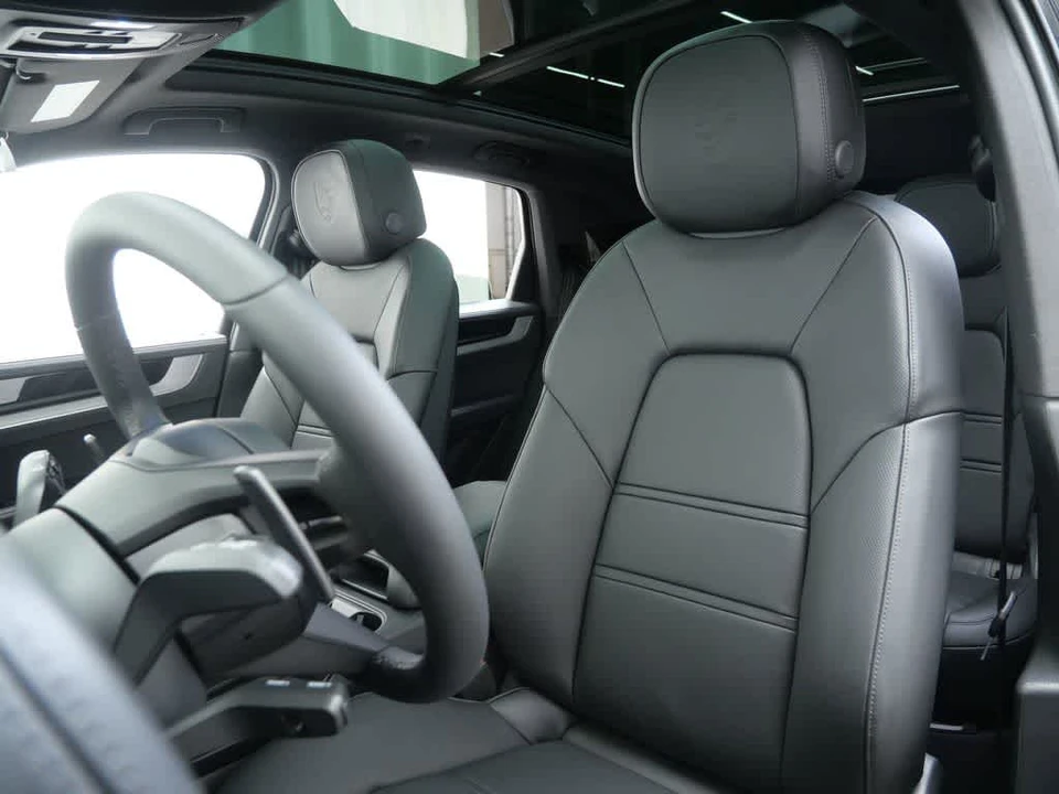 2026 Porsche Cayenne - Image 5 of 31