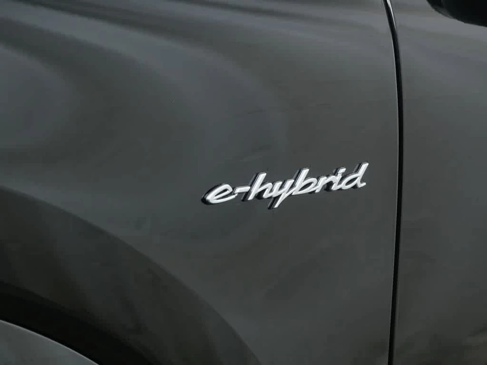 2026 Porsche Cayenne - Image 11 of 31