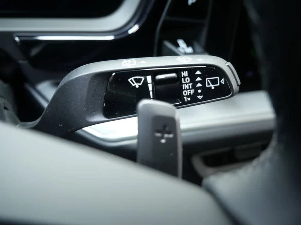 2026 Porsche Cayenne - Image 28 of 31