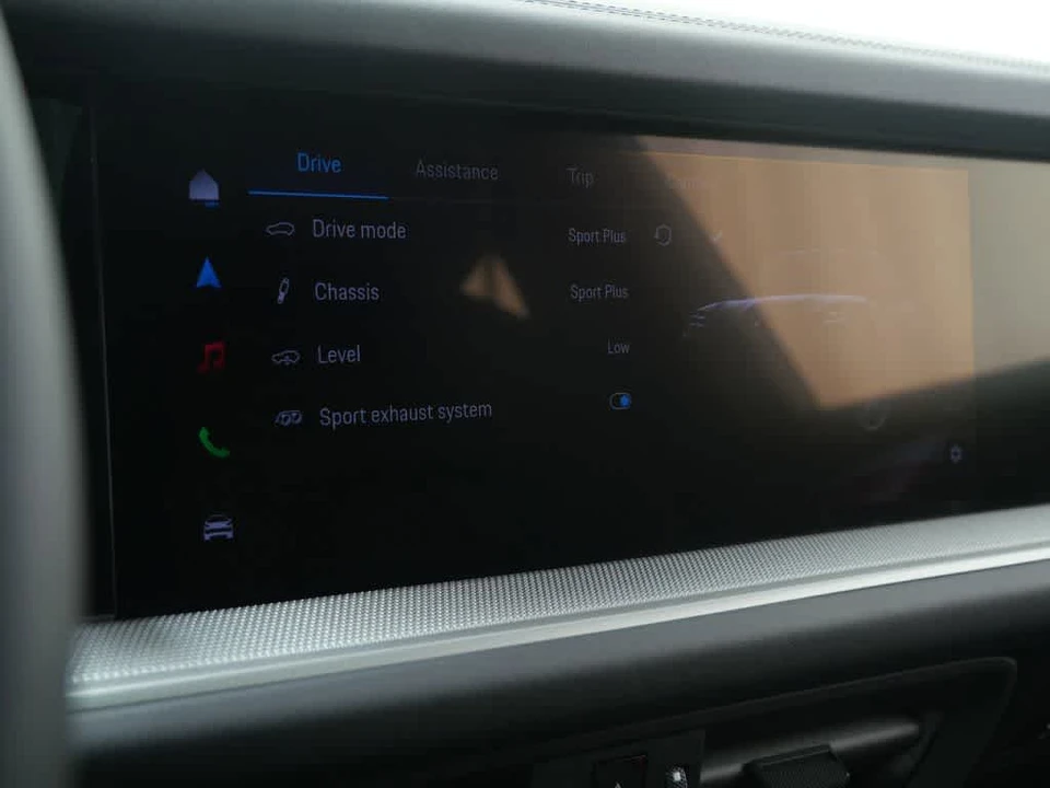 2026 Porsche Cayenne - Image 29 of 31