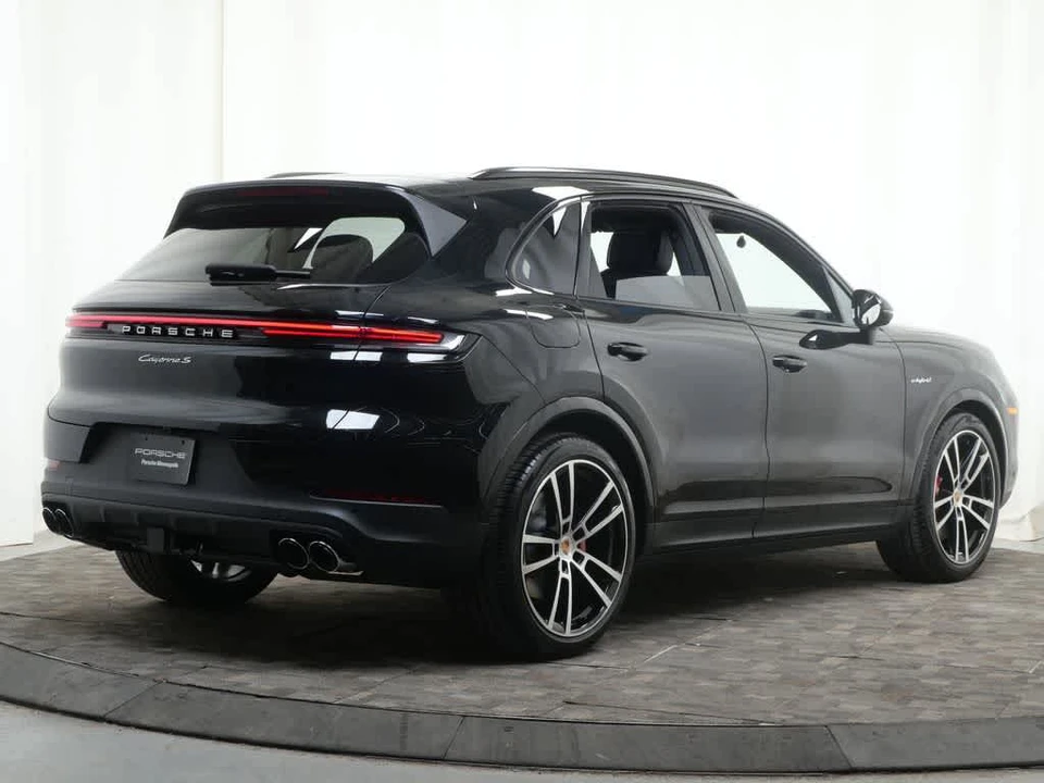 2026 Porsche Cayenne - Image 7 of 31