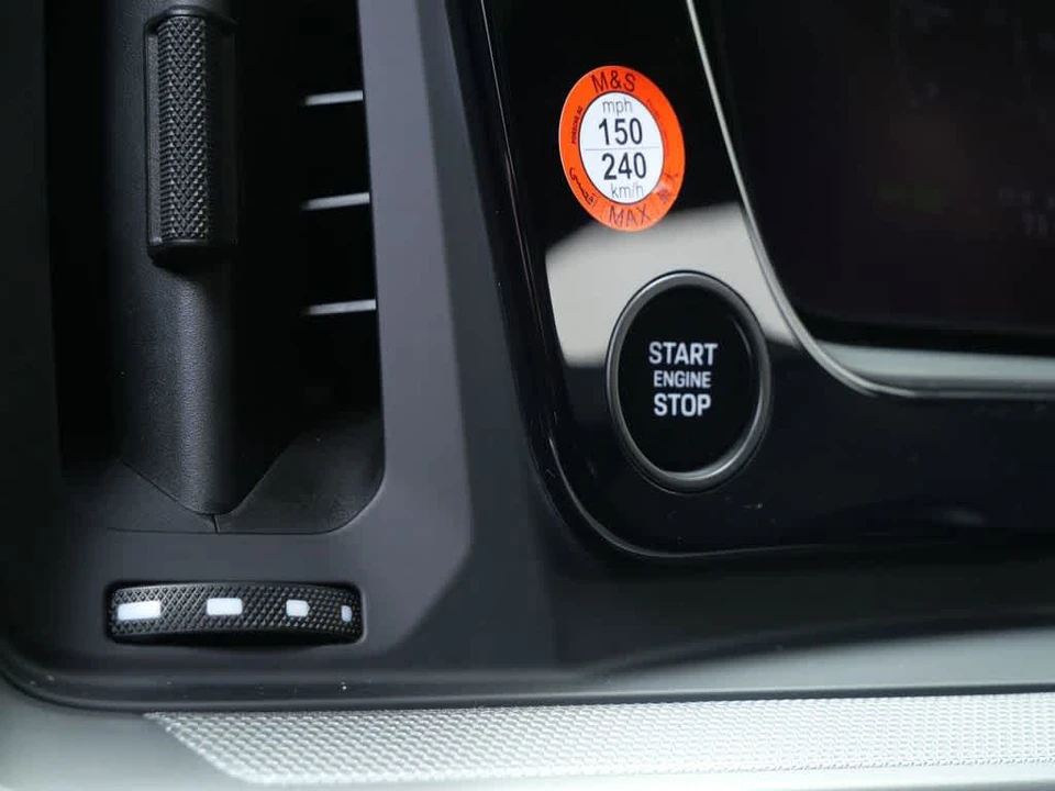 2026 Porsche Cayenne - Image 18 of 31
