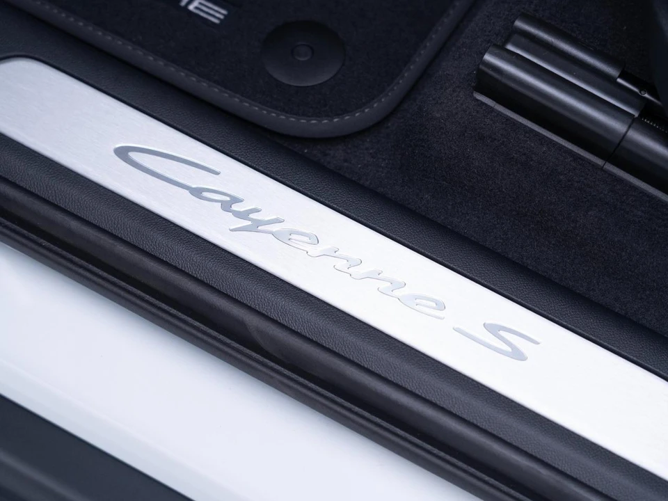 2026 Porsche 9Y0/9Y3 Cayenne S - Image 15 of 31