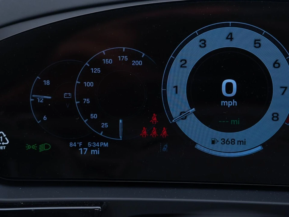 2026 Porsche 9Y0/9Y3 Cayenne S - Image 24 of 31