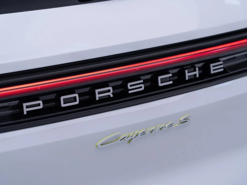2026 Porsche 9Y0/9Y3 Cayenne S - Image 14 of 31