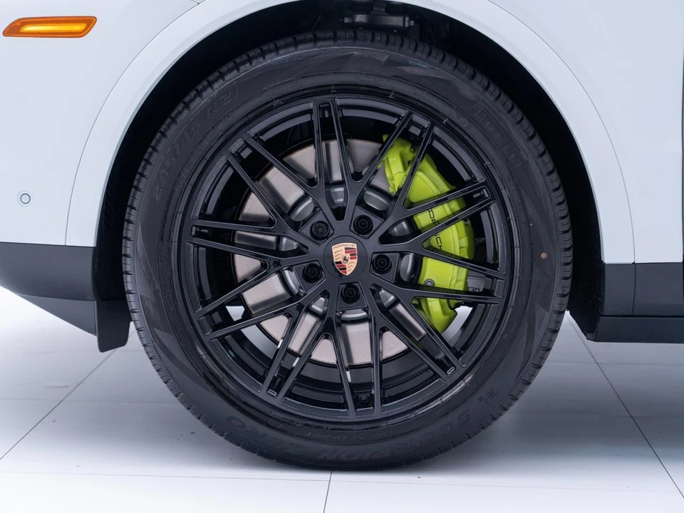 2026 Porsche 9Y0/9Y3 Cayenne S - Image 12 of 31