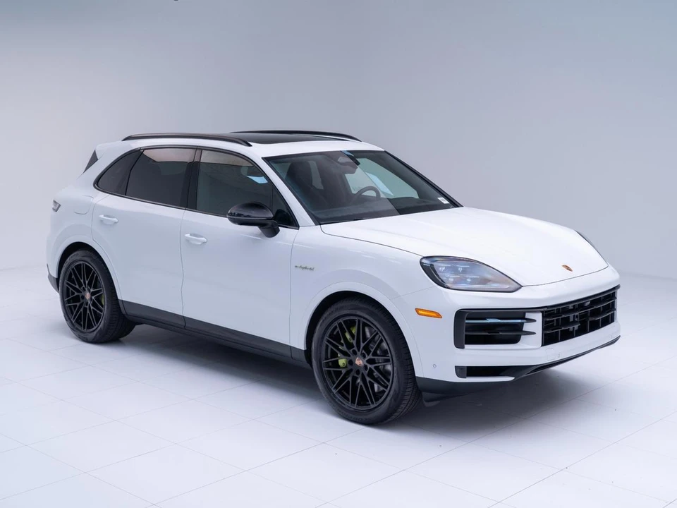 2026 Porsche 9Y0/9Y3 Cayenne S - Image 7 of 31