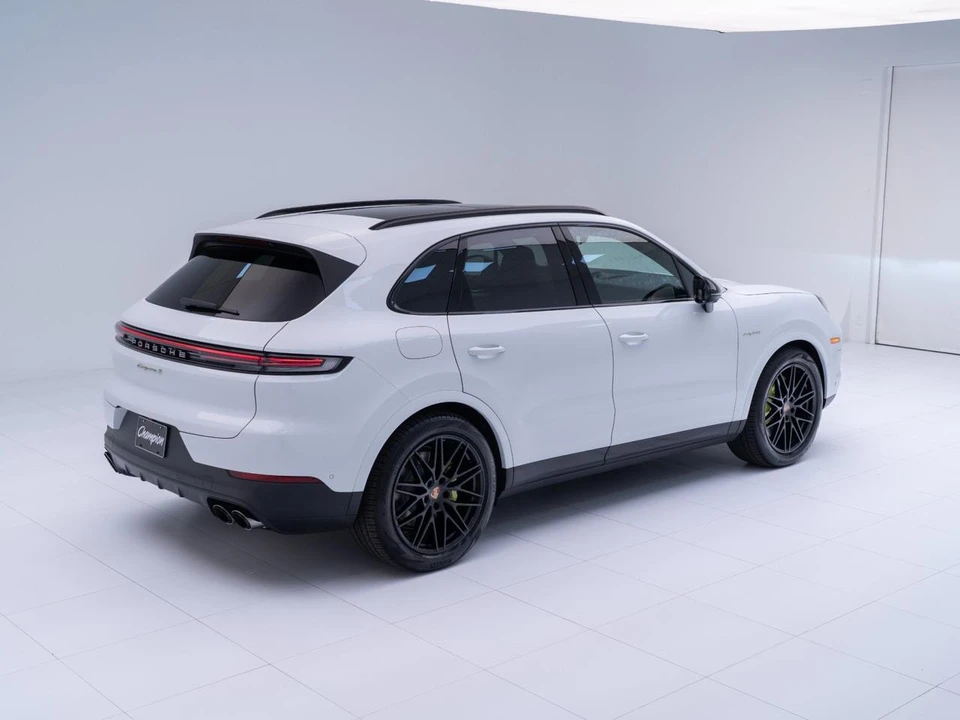 2026 Porsche 9Y0/9Y3 Cayenne S - Image 9 of 31