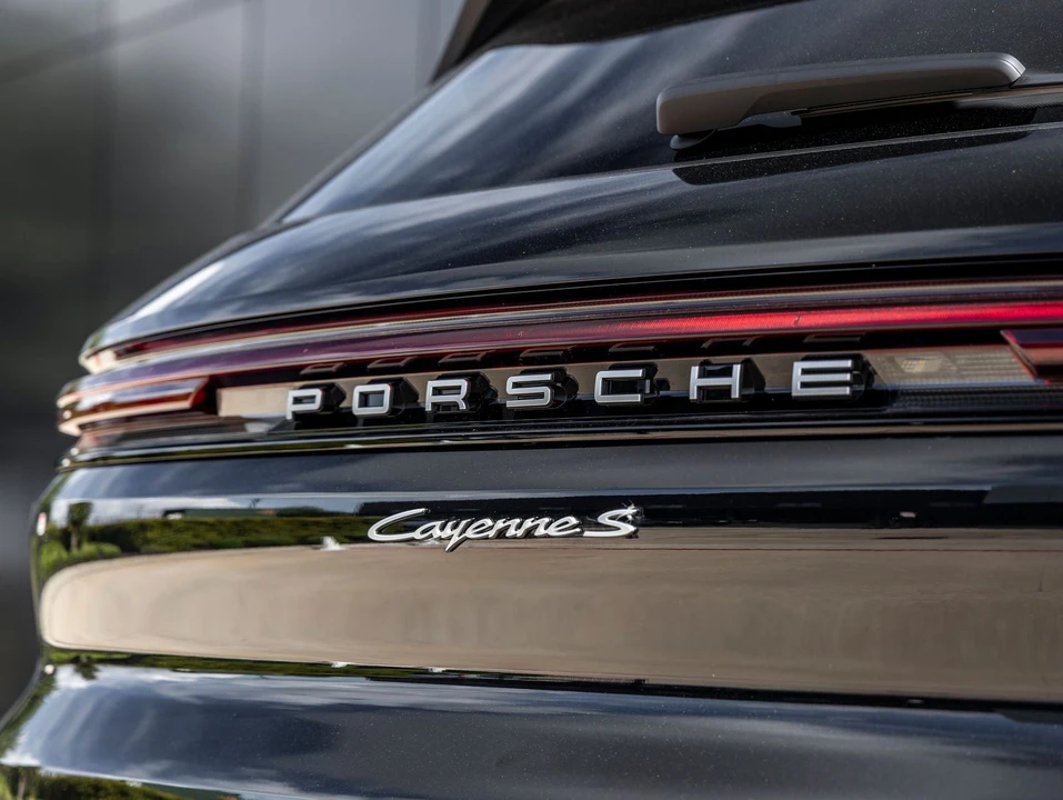 2026 Porsche 9Y0/9Y3 Cayenne - Image 14 of 31