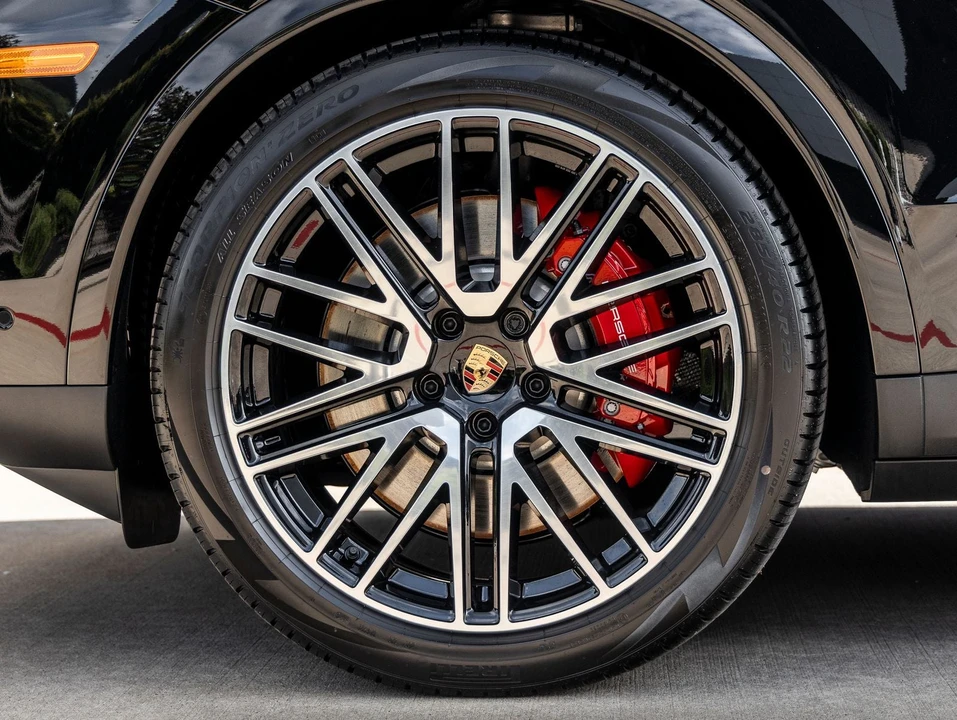 2026 Porsche 9Y0/9Y3 Cayenne - Image 15 of 31