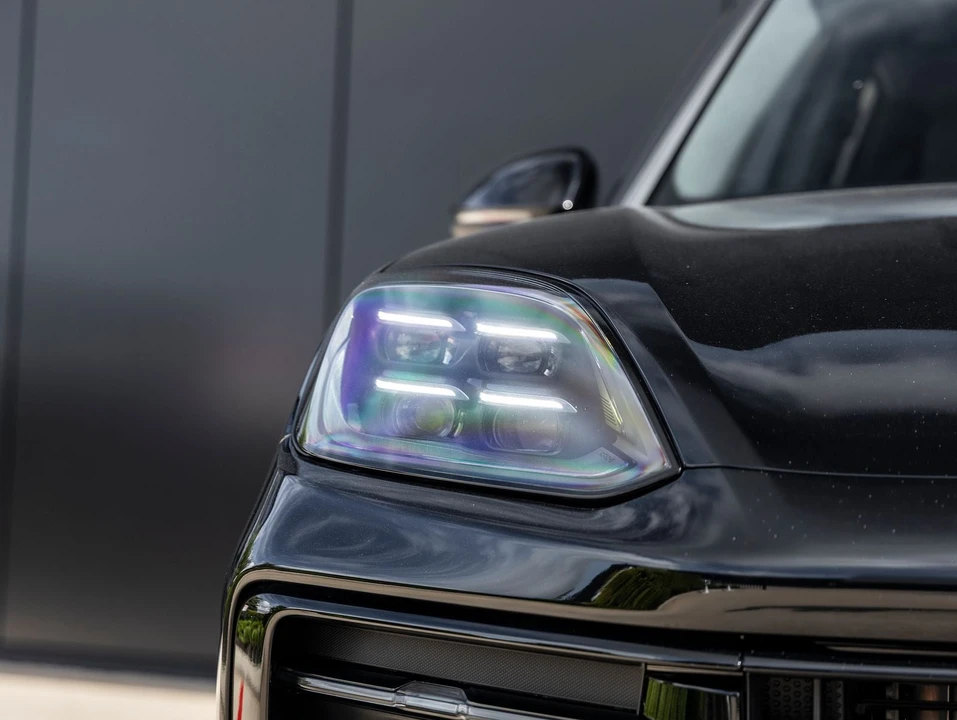 2026 Porsche 9Y0/9Y3 Cayenne - Image 17 of 31