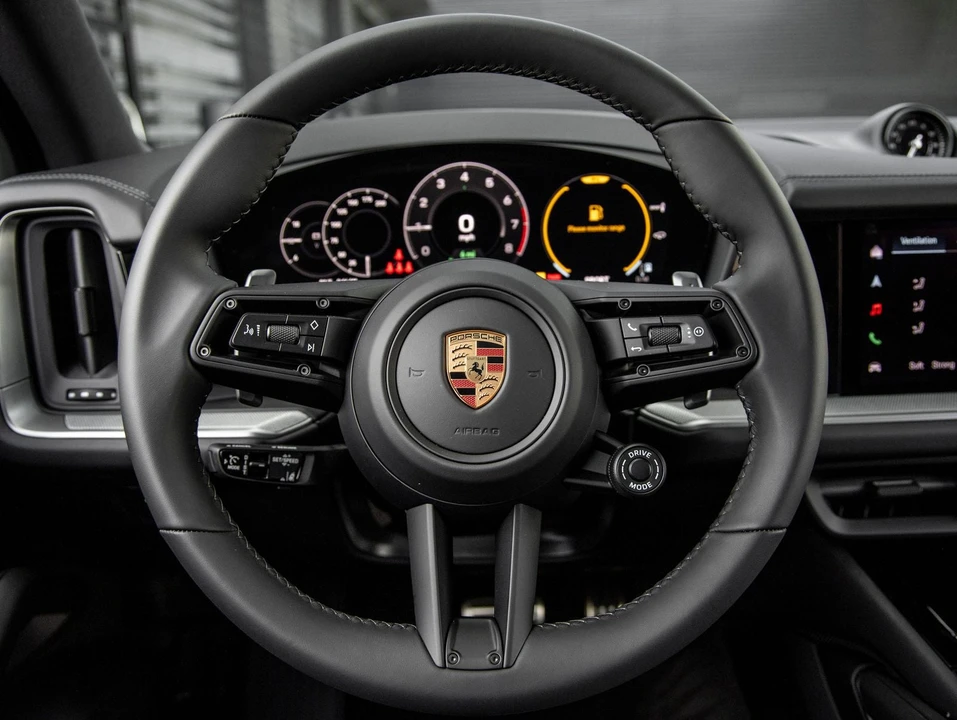 2026 Porsche 9Y0/9Y3 Cayenne - Image 27 of 31