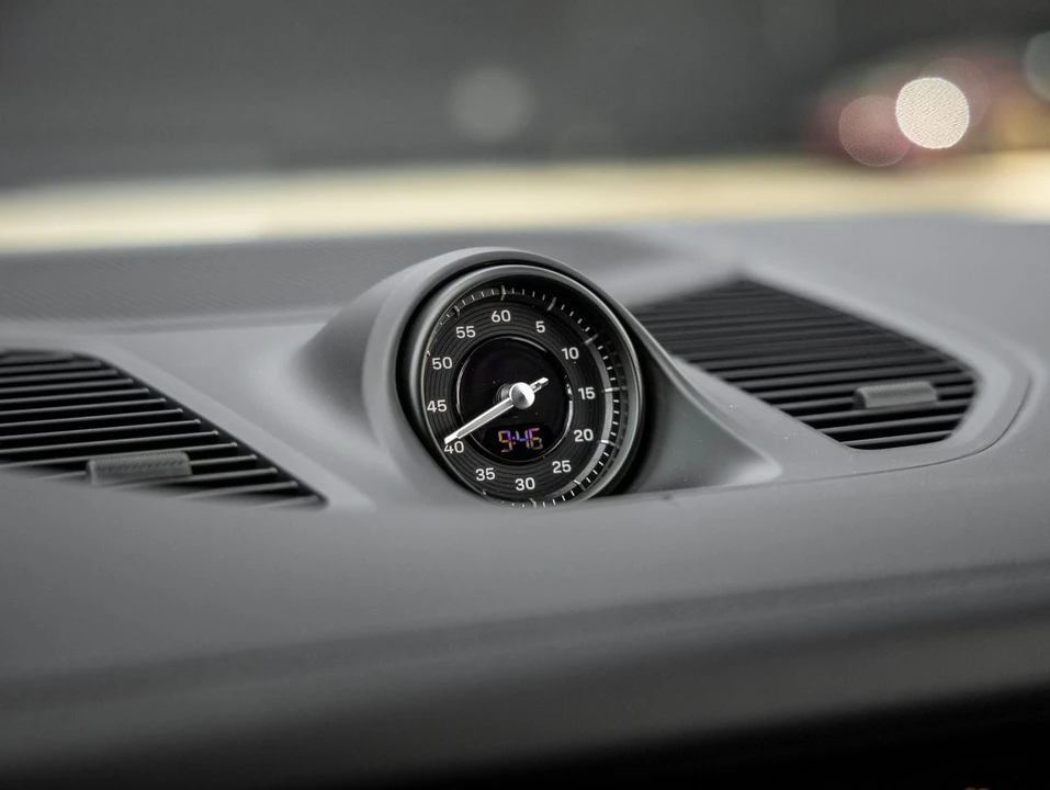 2026 Porsche 9Y0/9Y3 Cayenne - Image 29 of 31