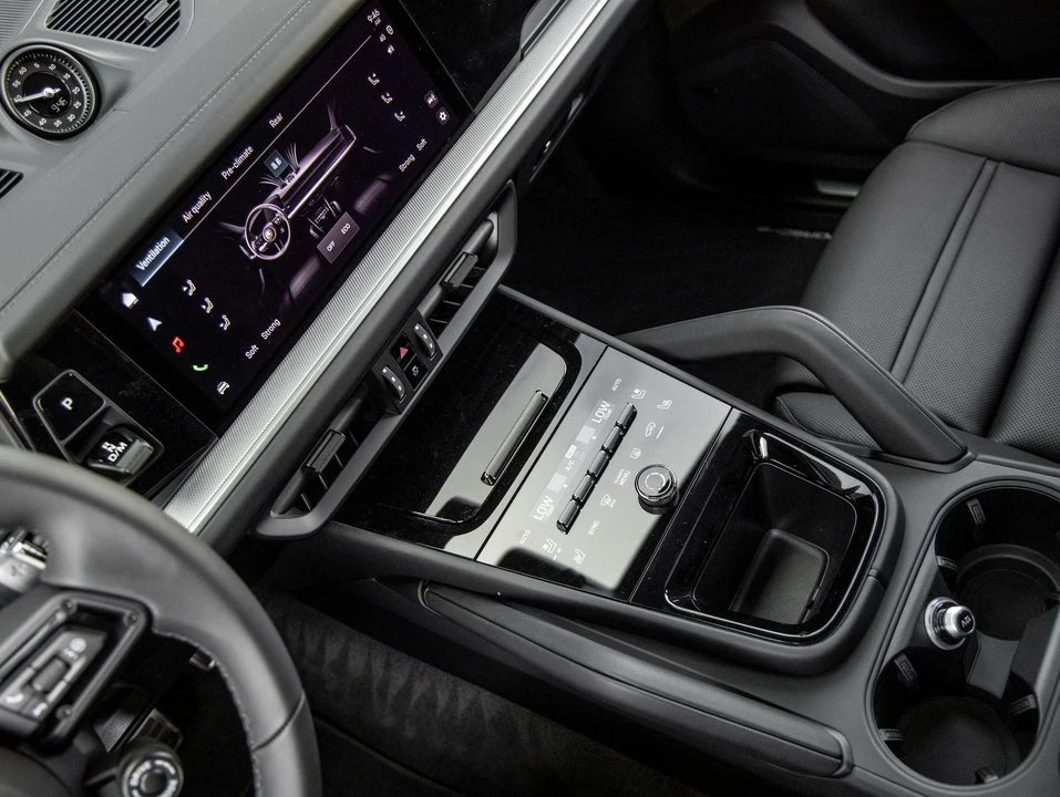 2026 Porsche 9Y0/9Y3 Cayenne - Image 31 of 31