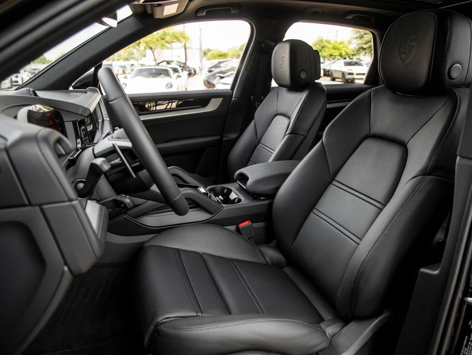 2026 Porsche 9Y0/9Y3 Cayenne - Image 5 of 31