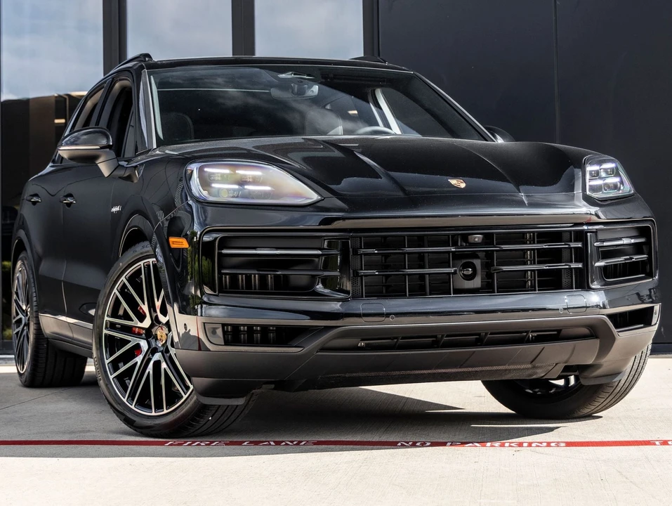 2026 Porsche 9Y0/9Y3 Cayenne - Image 6 of 31